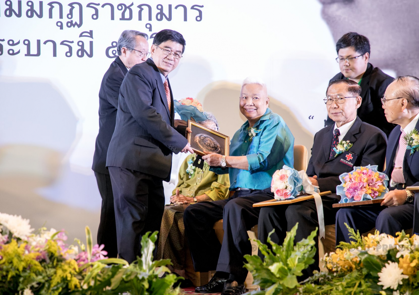 รับรางวัล แพทย์ต้นแบบแพทยสภา 6