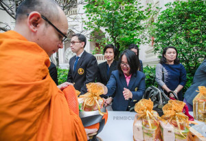 ทรงบาตร 102 ปี 04