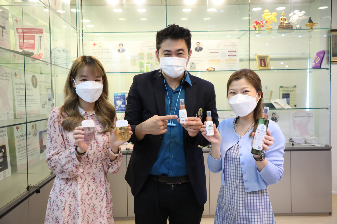 010 - ผศ.ดร.นพ.อมรพันธุ์ เสรีมาศพันธุ์ และทีมนักวิจัย