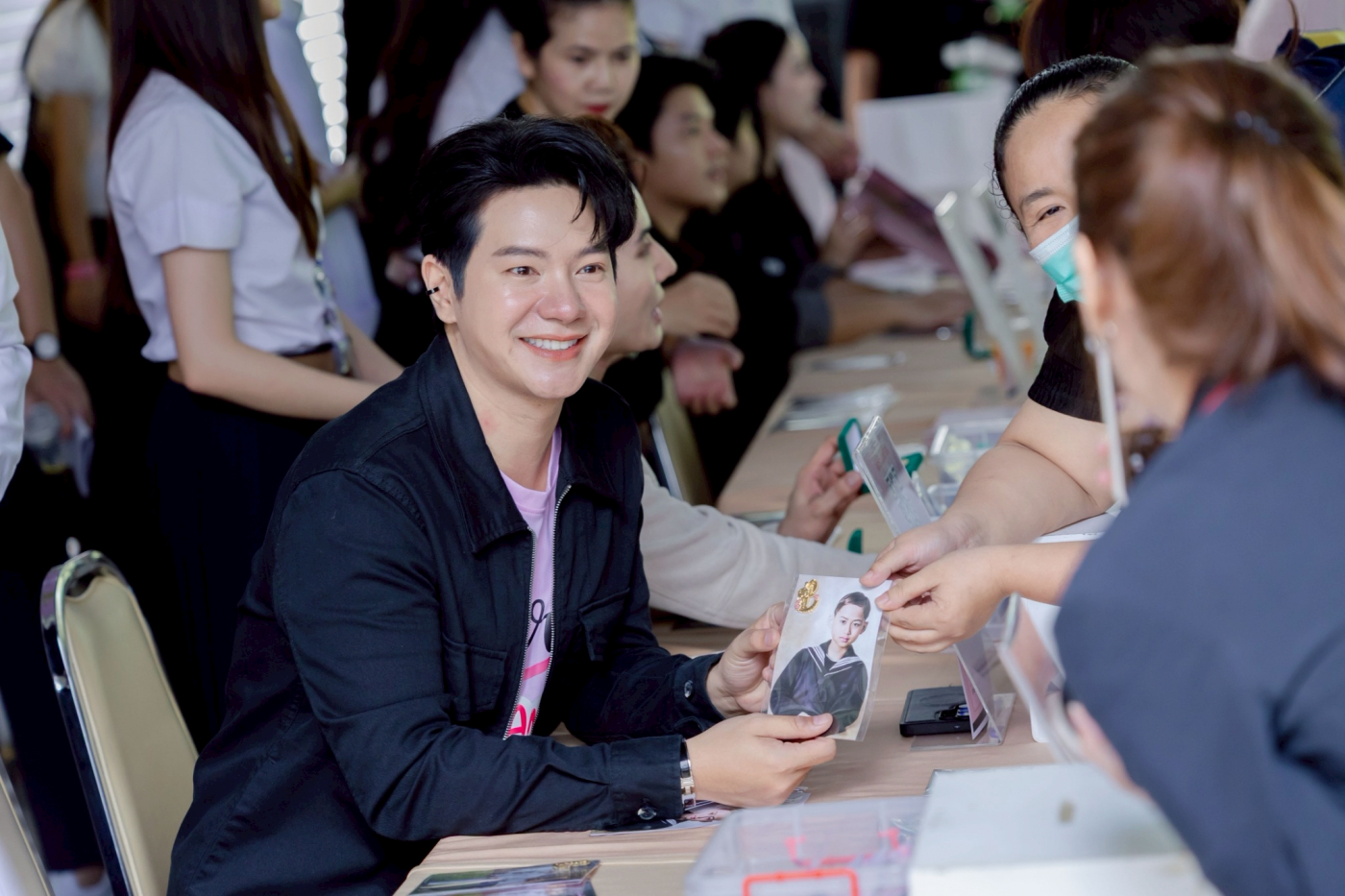 LINE_ALBUM_เข็ม 69_260521_3